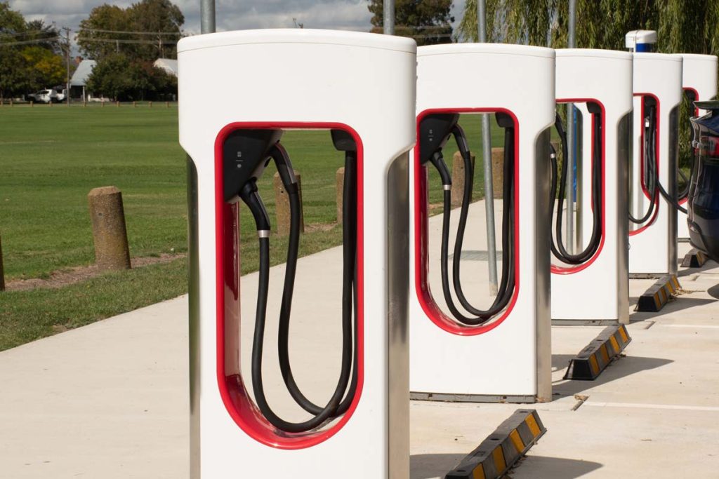 Tesla supercharger polnilne postaje